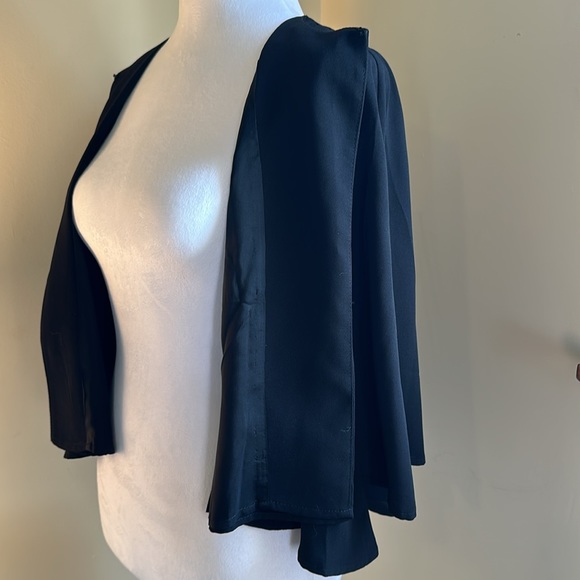 Black Cape - Blue Rain - Small - Picture 11 of 13